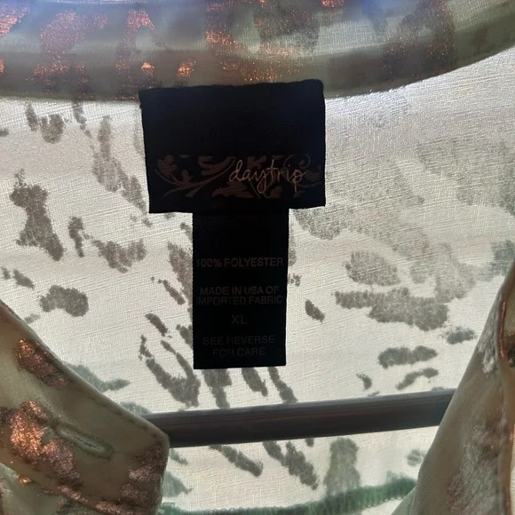 Daytrip - sheer sleeveless top XL - Picture 6 of 7